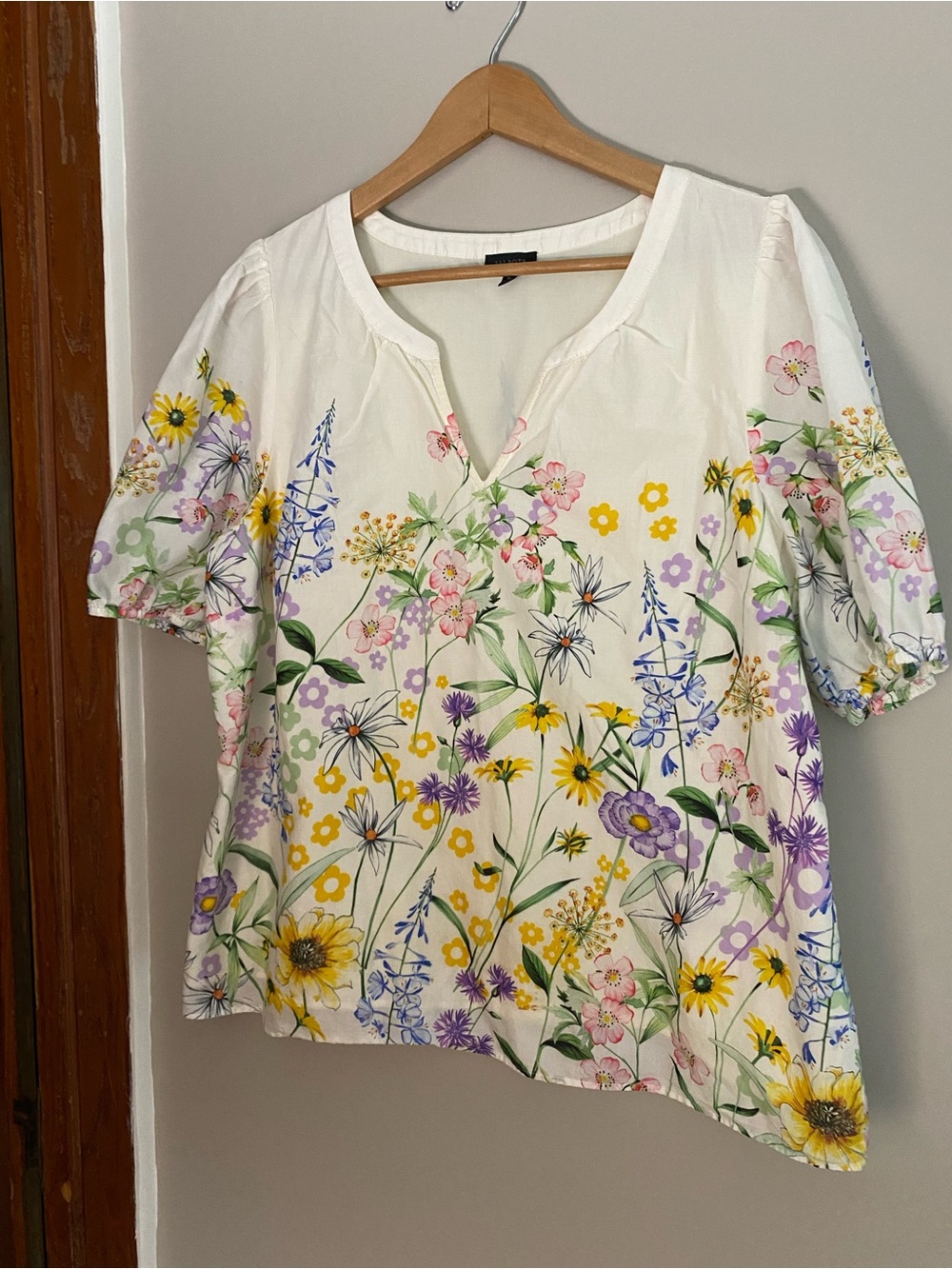 Talbots White Floral Scoop-Neck blouse with Yellow, Purple, Pink and Green Print